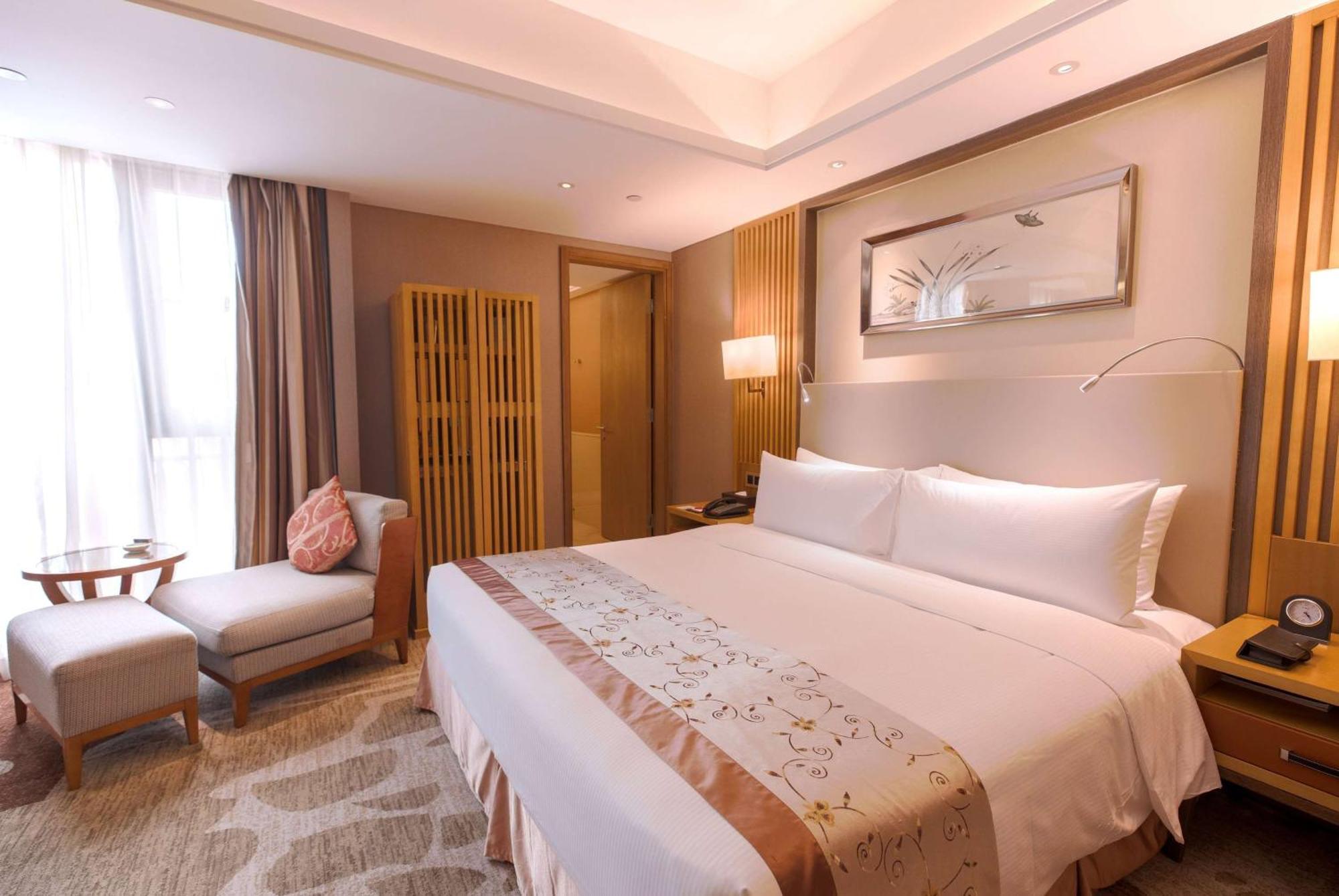 Ramada Plaza By Wyndham Fuzhou South Hotel Exterior foto